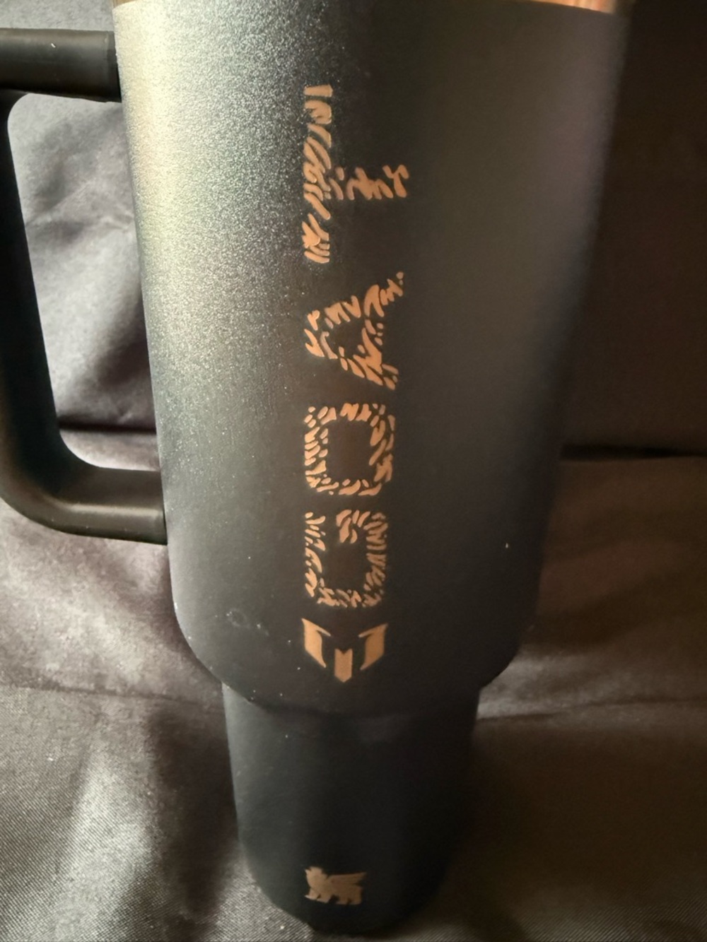 New Stanley 40oz Black and Gold Special MESSI Edition Tumbler with Flip Top - Picture 4 of 11